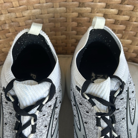 Brooks Glycerin 20 Stealth Fit White and Grey - Picture 5 of 7